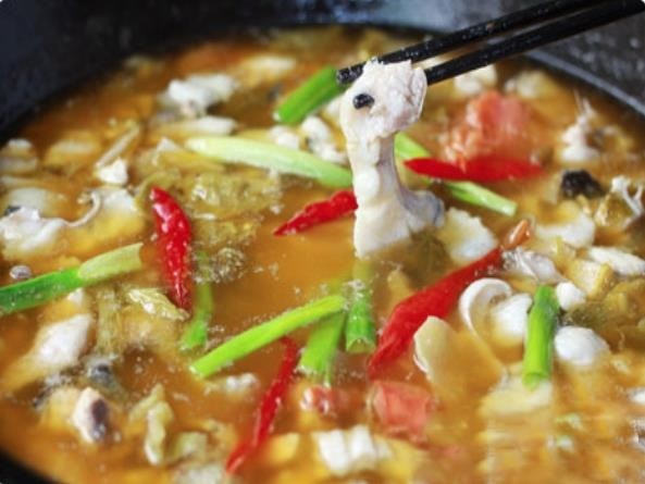 竹叶三和鱼火锅